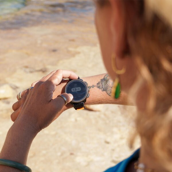 Suunto-NauticS-Dive-Compute-LifeStyle.jpg Suunto Nautic S Dive Computer – product view 4